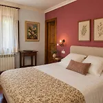 El Hoyal Hotel