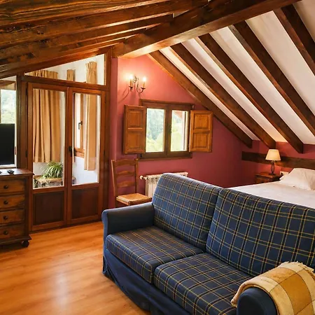 El Hoyal Hotel *